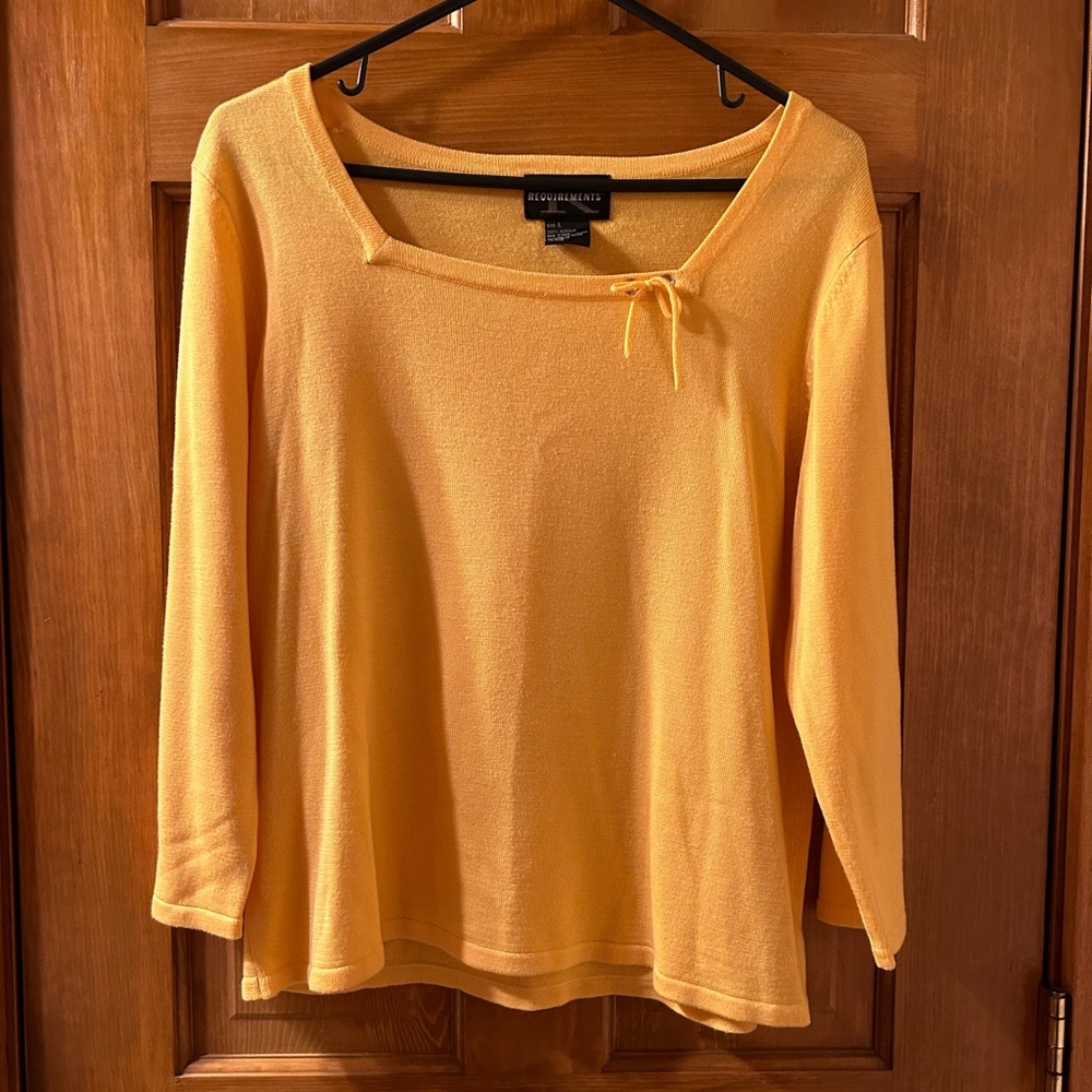Requirements, Pretty sweater size L